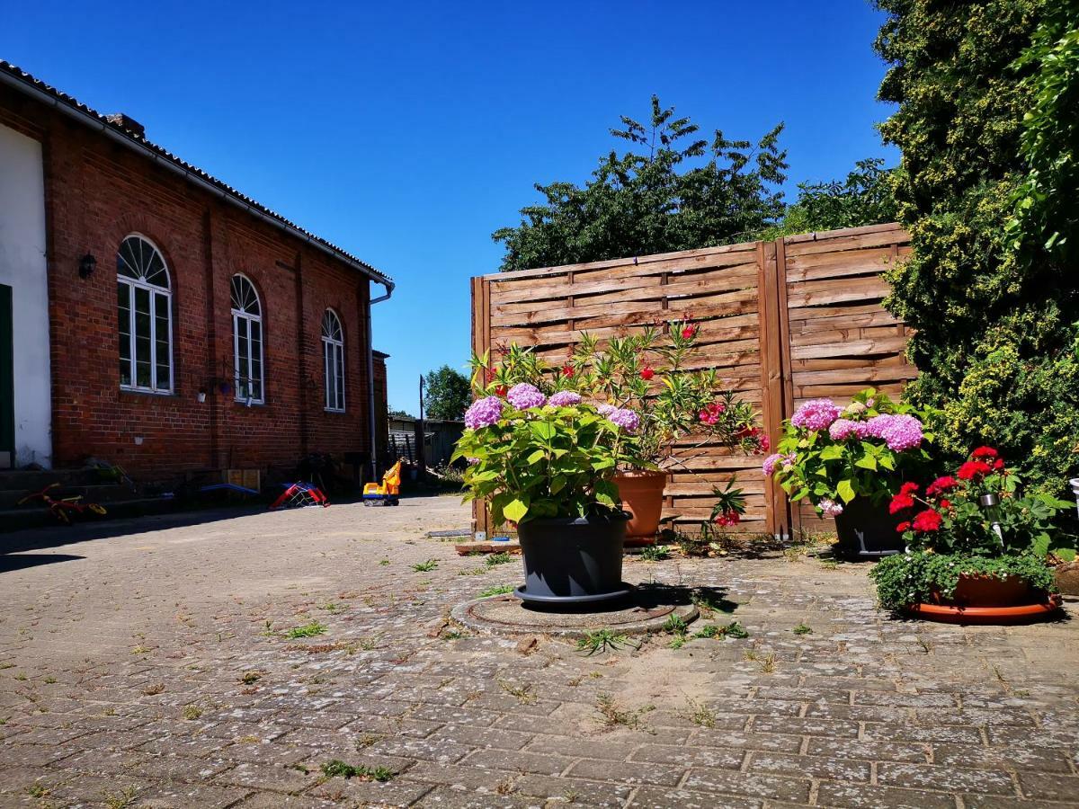 Landidylle Mertensdorf - Ferienwohnung Triglitz Bagian luar foto